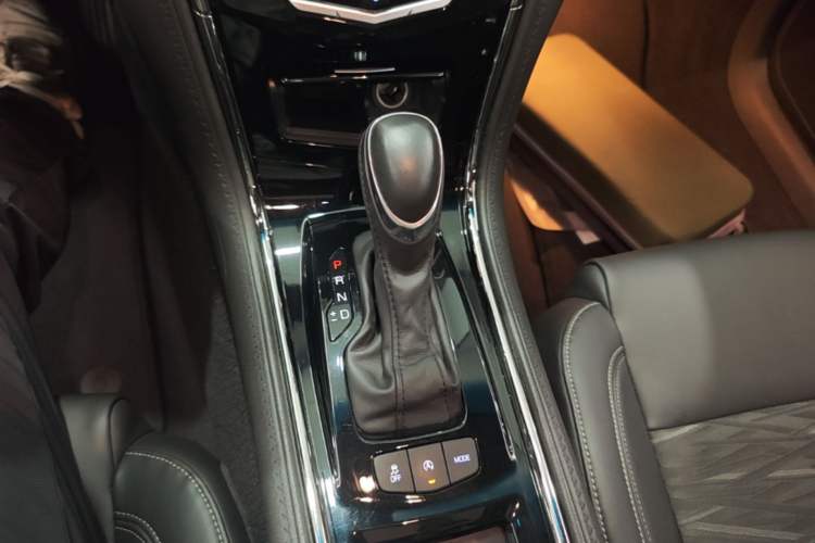 Used Cadillac ATS-L 2017 28T Tech Edition Gear Lever