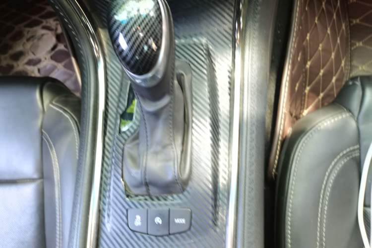 Used Cadillac ATS-L 2017 28T Fashion Edition Gear Lever