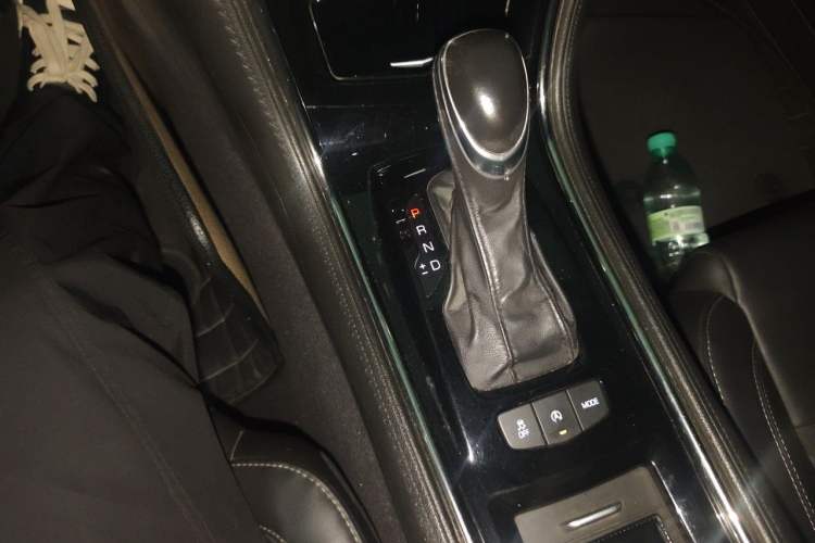 Used Cadillac ATS-L 2017 28T Tech Edition Gear Lever
