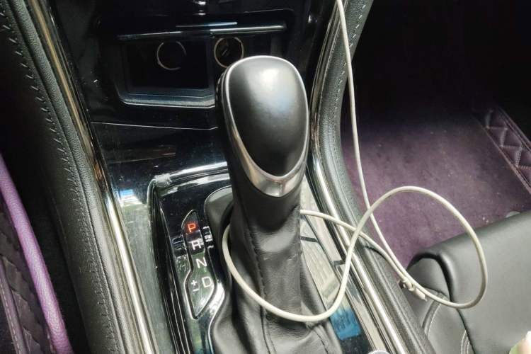 Used Cadillac ATS-L 2017 28T Fashion Edition Gear Lever