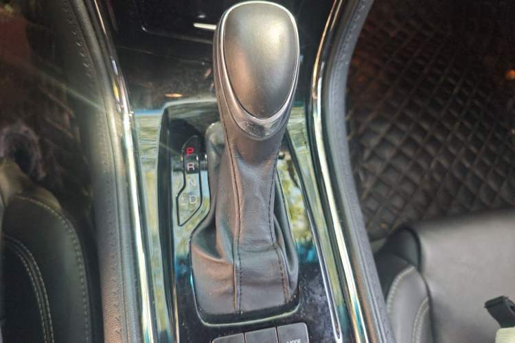 Used Cadillac ATS-L 2017 28T Fashion Edition Gear Lever