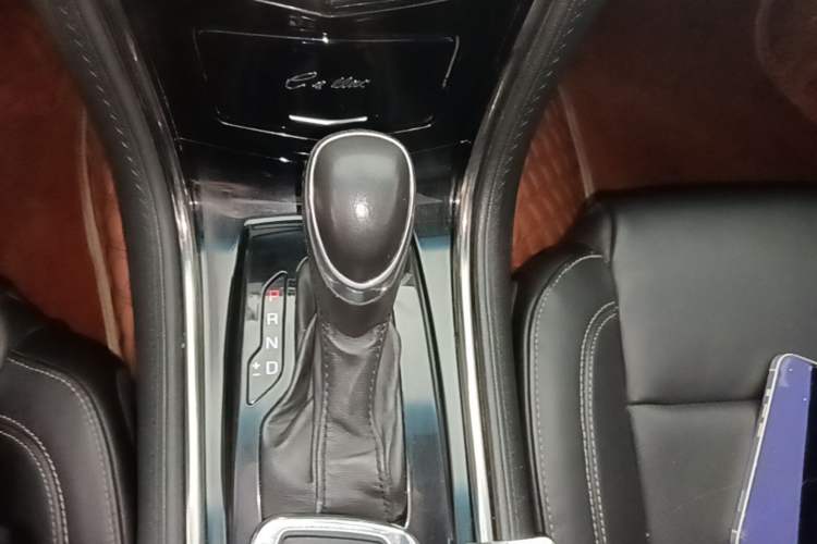 Used Cadillac ATS-L 2017 28T Fashion Edition Gear Lever