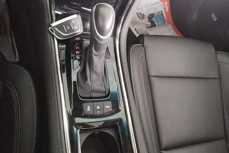 Used Cadillac ATS-L 2017 28T Fashion Edition Gear Lever
