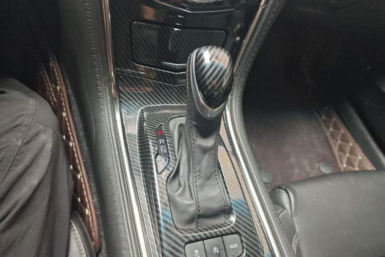 Used Cadillac ATS-L 2017 28T Fashion Edition Gear Lever