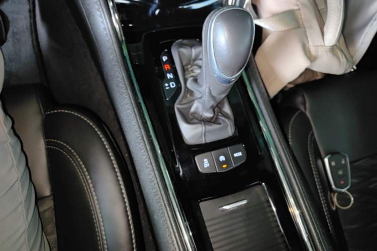 Used Cadillac ATS-L 2017 28T Tech Edition Gear Lever