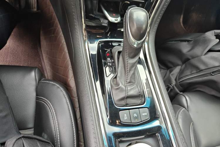 Used Cadillac ATS-L 2017 28T Tech Edition Gear Lever