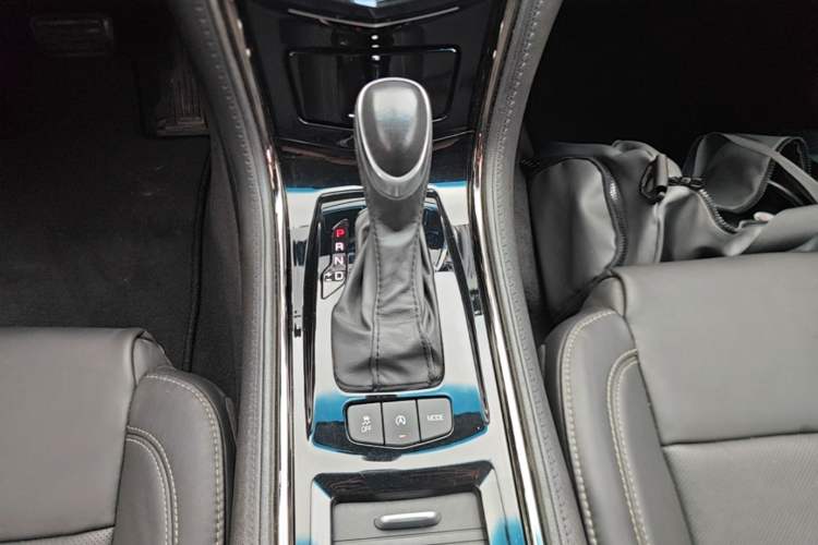 Used Cadillac ATS-L 2017 28T Fashion Edition Gear Lever