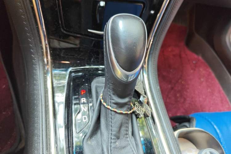 Used Cadillac ATS-L 2017 28T Fashion Edition Gear Lever
