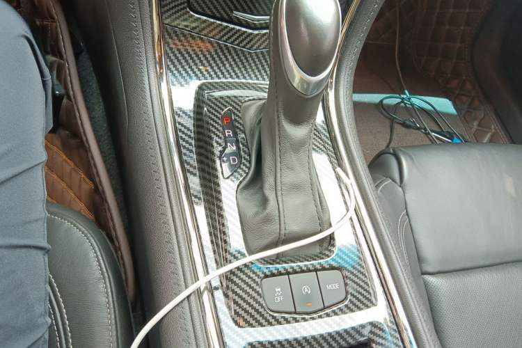 Used Cadillac ATS-L 2017 28T Fashion Edition Gear Lever