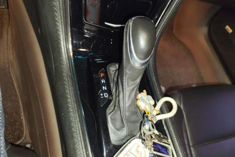 Used Cadillac ATS-L 2017 28T Fashion Edition Gear Lever