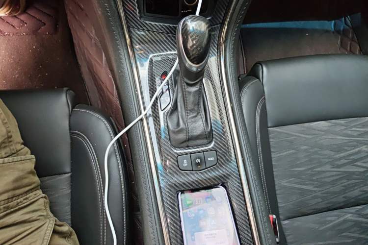 Used Cadillac ATS-L 2017 28T Tech Edition Gear Lever