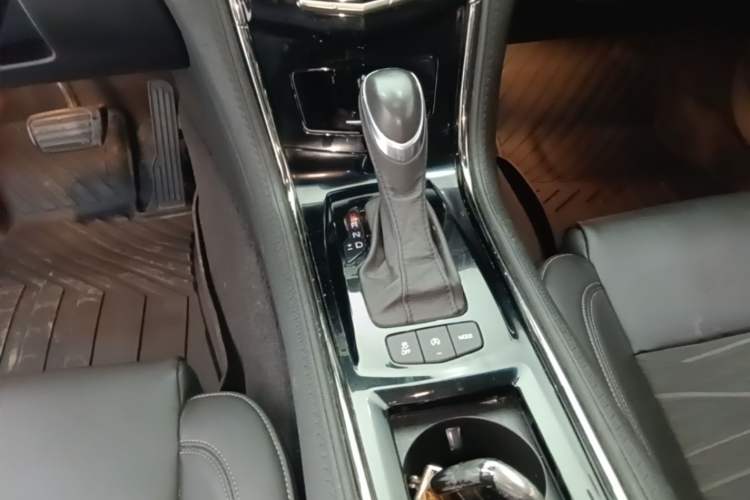 Used Cadillac ATS-L 2017 28T Tech Edition Gear Lever