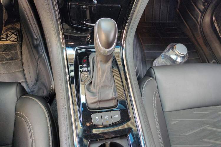 Used Cadillac ATS-L 2017 28T Tech Edition Gear Lever