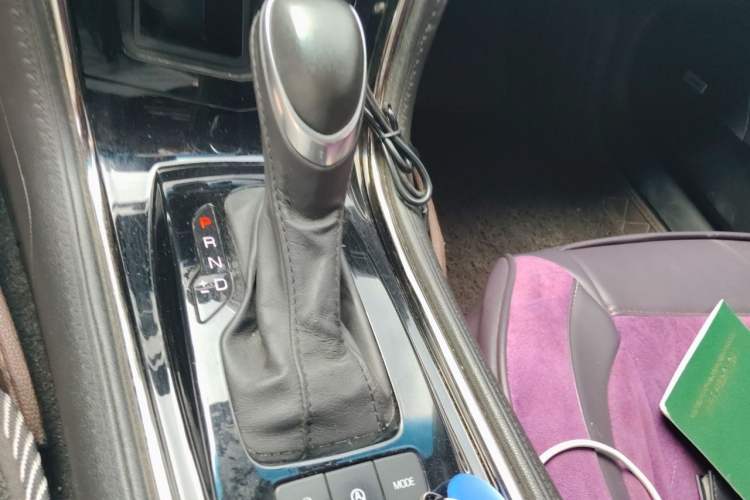 Used Cadillac ATS-L 2017 28T Tech Edition Gear Lever