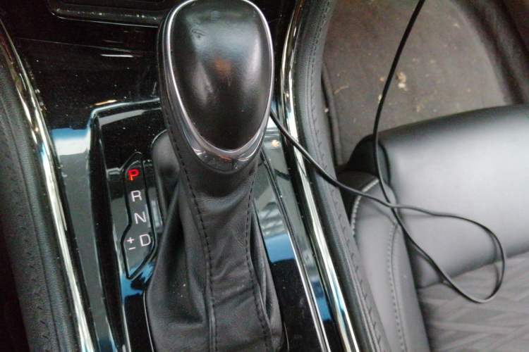 Used Cadillac ATS-L 2017 28T Tech Edition Gear Lever
