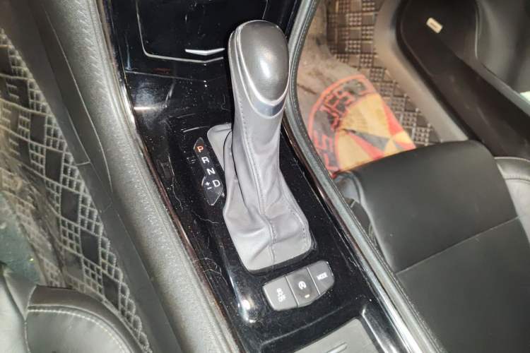 Used Cadillac ATS-L 2017 28T Fashion Edition Gear Lever