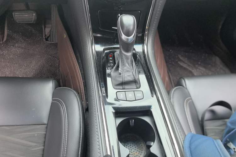 Used Cadillac ATS-L 2017 28T Tech Edition Gear Lever