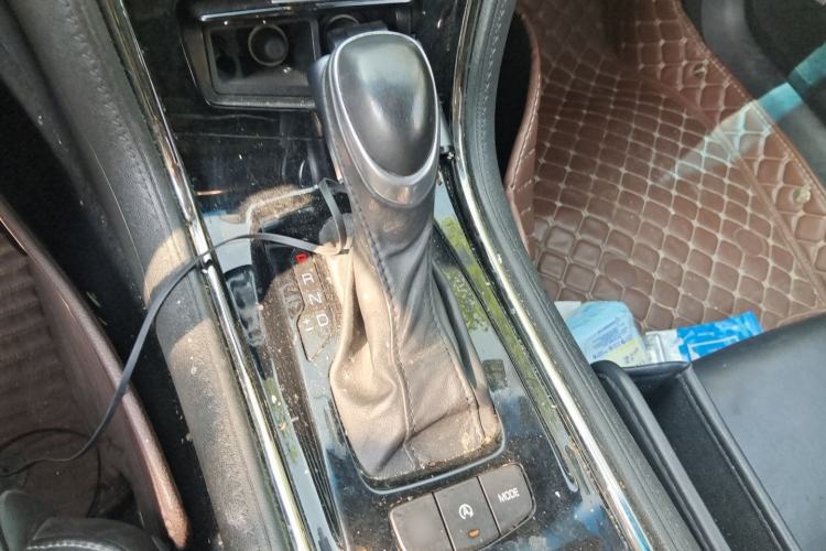 Used Cadillac ATS-L 2017 28T Fashion Edition Gear Lever