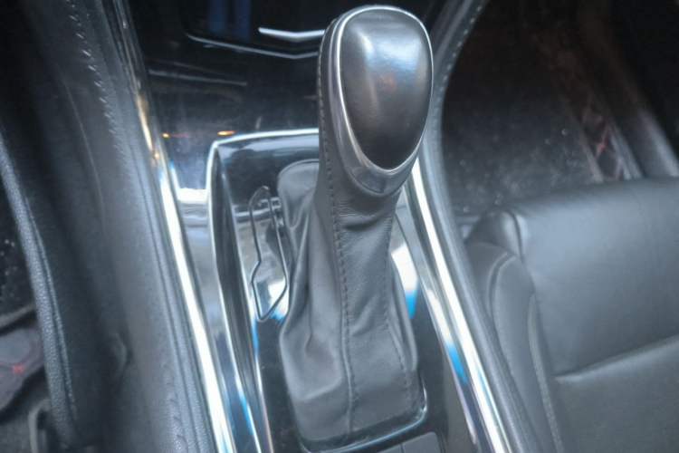 Used Cadillac ATS-L 2017 28T Fashion Edition Gear Lever