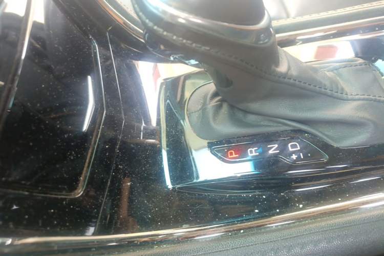 Used Cadillac ATS-L 2017 28T Fashion Edition Gear Lever