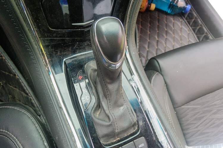 Used Cadillac ATS-L 2017 28T Tech Edition Gear Lever
