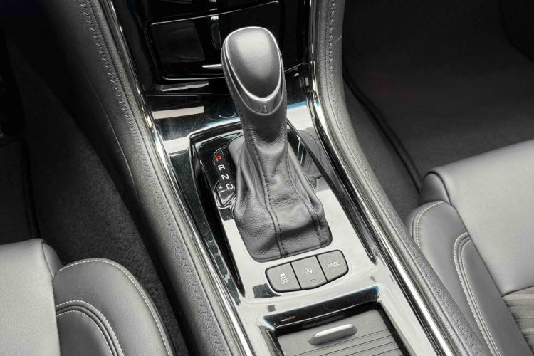 Used Cadillac ATS-L 2017 28T Tech Edition Interior 11