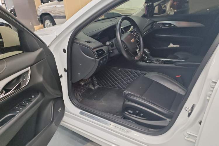 Used Cadillac ATS-L 2017 28T Fashion Edition Interior 2