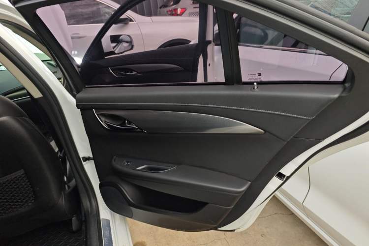 Used Cadillac ATS-L 2017 28T Tech Edition Interior 3