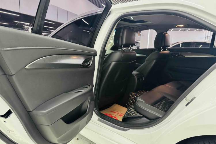 Used Cadillac ATS-L 2017 28T Tech Edition Interior 3