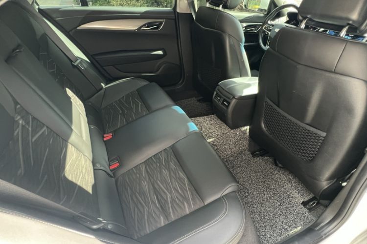 Used Cadillac ATS-L 2017 28T Tech Edition Interior 4