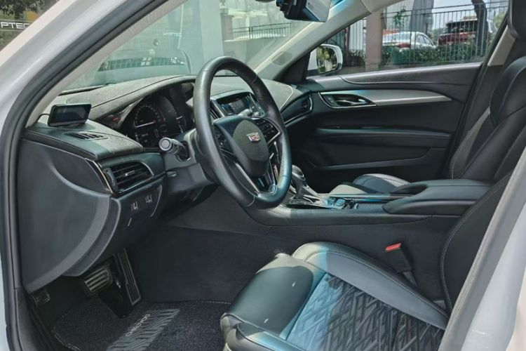 Used Cadillac ATS-L 2017 28T Tech Edition Interior 4