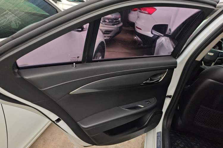 Used Cadillac ATS-L 2017 28T Tech Edition Interior 5