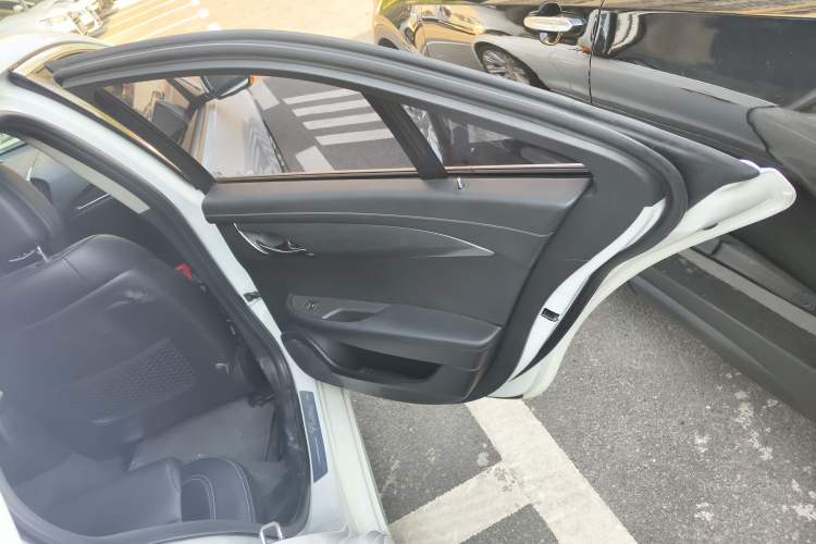 Used Cadillac ATS-L 2017 28T Tech Edition Interior 6