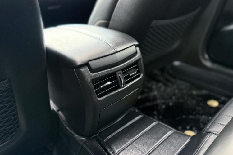 Used Cadillac ATS-L 2017 28T Tech Edition Interior 7