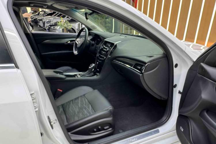 Used Cadillac ATS-L 2017 28T Tech Edition Interior 7