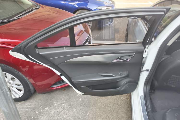 Used Cadillac ATS-L 2017 28T Tech Edition Interior 8