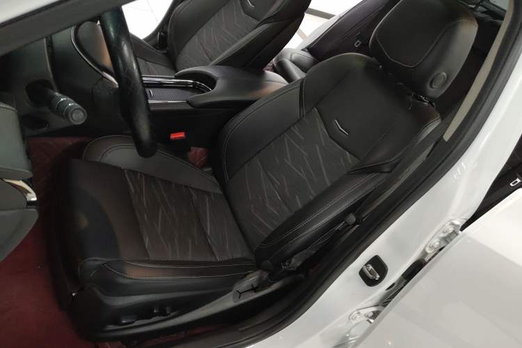 Used Cadillac ATS-L 2017 28T Tech Edition Interior 8