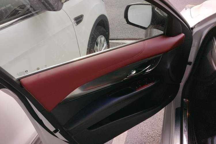 Used Cadillac ATS-L 2017 28T Tech Edition Left Front Door Interior