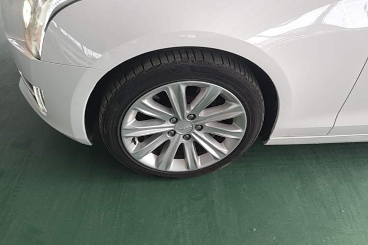 Used Cadillac ATS-L 2017 28T Tech Edition Left Front Wheel Hub