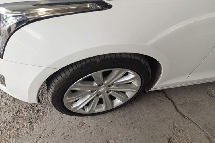 Used Cadillac ATS-L 2017 28T Tech Edition Left Front Wheel Hub