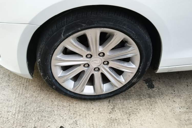 Used Cadillac ATS-L 2017 28T Tech Edition Left Front Wheel Hub