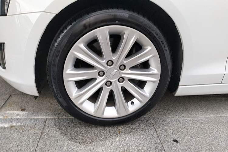 Used Cadillac ATS-L 2017 28T Tech Edition Left Front Wheel Hub