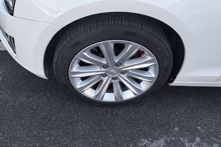 Used Cadillac ATS-L 2017 28T Tech Edition Left Front Wheel Hub