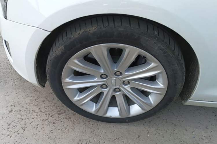 Used Cadillac ATS-L 2017 28T Tech Edition Left Front Wheel Hub