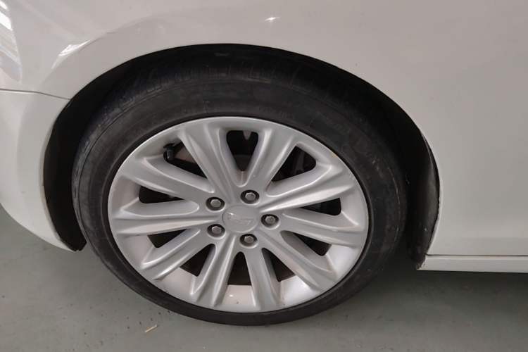 Used Cadillac ATS-L 2017 28T Tech Edition Left Front Wheel Hub