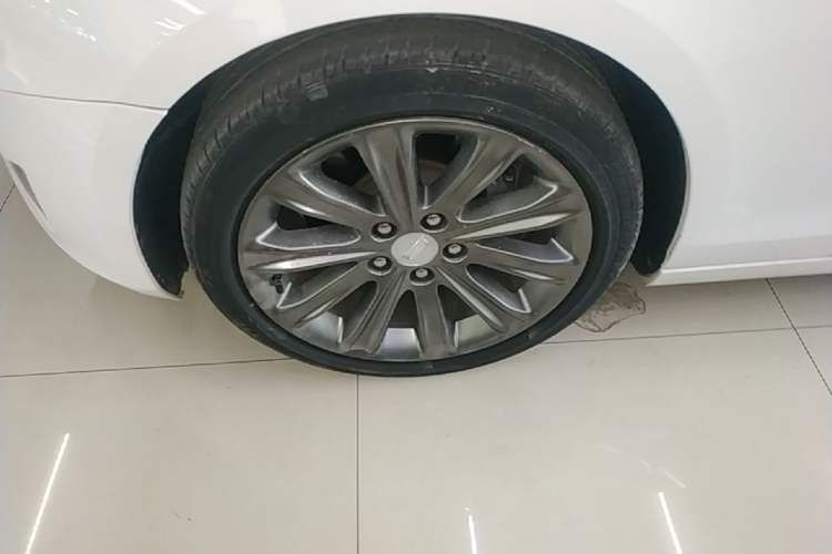 Used Cadillac ATS-L 2017 28T Tech Edition Left Front Wheel Hub