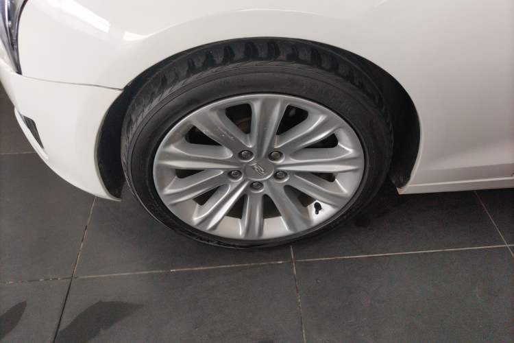 Used Cadillac ATS-L 2017 28T Tech Edition Left Front Wheel Hub