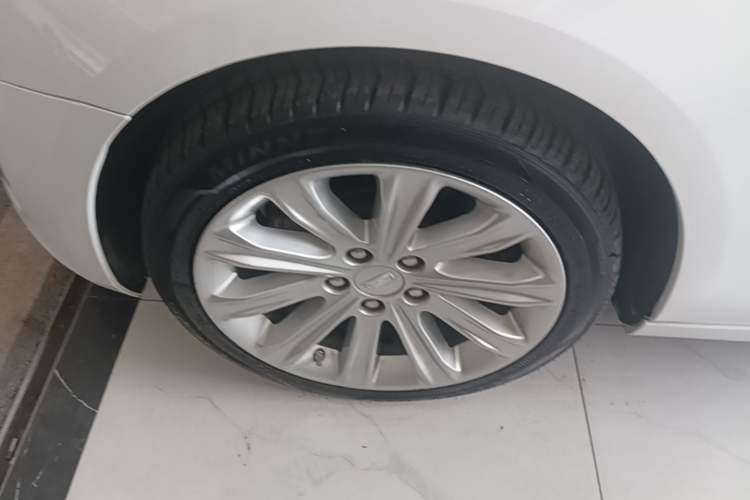 Used Cadillac ATS-L 2017 28T Fashion Edition Left Front Wheel Hub