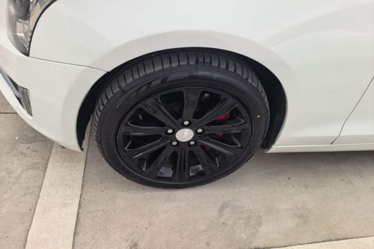 Used Cadillac ATS-L 2017 28T Tech Edition Left Front Wheel Hub