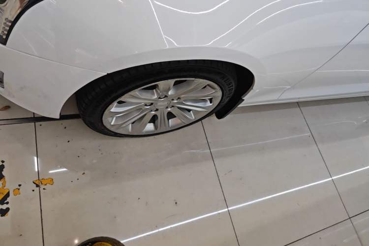 Used Cadillac ATS-L 2017 28T Tech Edition Left Front Wheel Hub